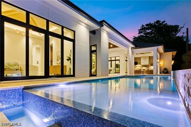 444 Orchid DR, Naples, FL 34102