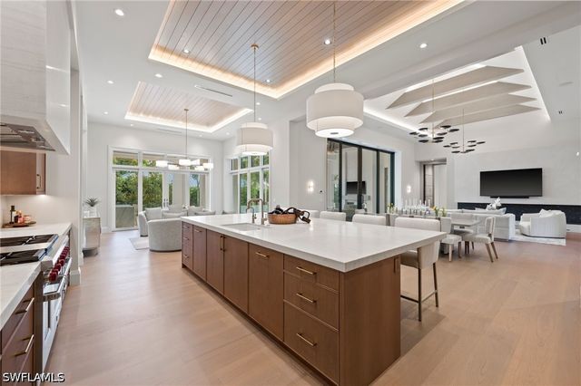 444 Orchid DR, Naples, FL 34102