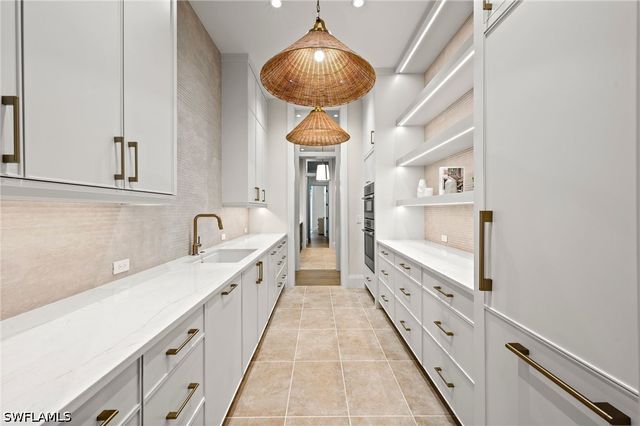 444 Orchid DR, Naples, FL 34102