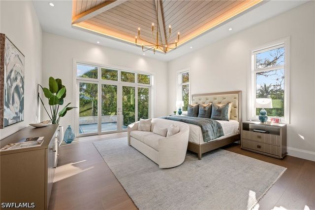 444 Orchid DR, Naples, FL 34102