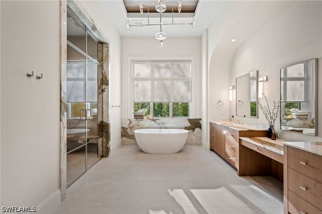 444 Orchid DR, Naples, FL 34102