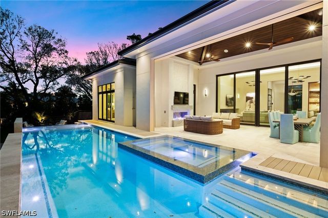 444 Orchid DR, Naples, FL 34102