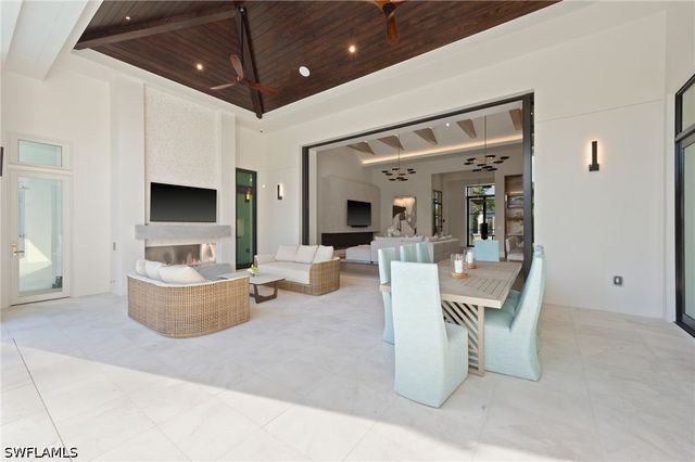 444 Orchid DR, Naples, FL 34102