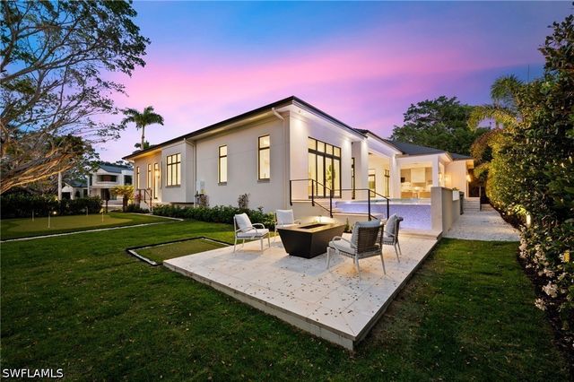 444 Orchid DR, Naples, FL 34102