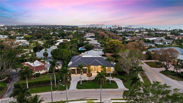444 Orchid DR, Naples, FL 34102