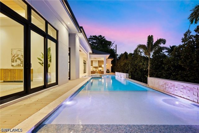 444 Orchid DR, Naples, FL 34102