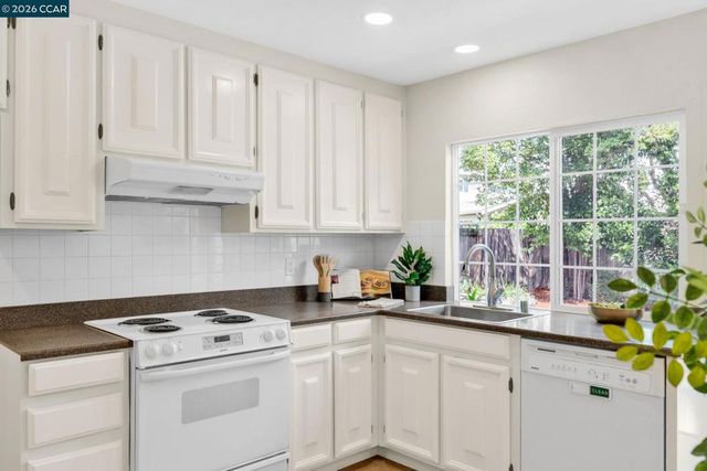 32 Yale Ct, San Ramon, CA 94583