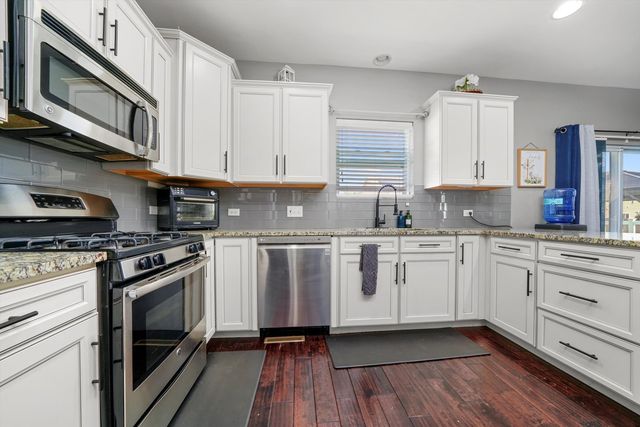 749 N Misty Ridge Drive, Romeoville, IL 60446