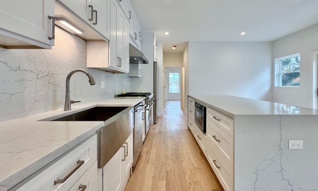 25 B Village Road, Milford, CT 06460