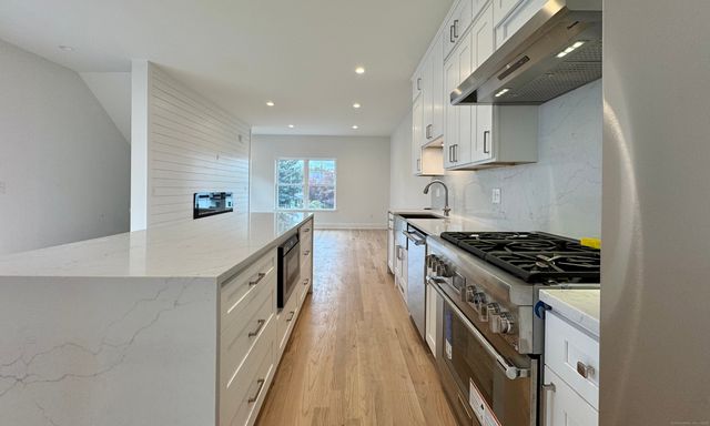 25 B Village Road, Milford, CT 06460