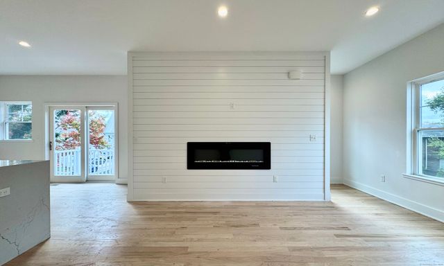 25 B Village Road, Milford, CT 06460