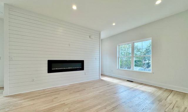 25 B Village Road, Milford, CT 06460