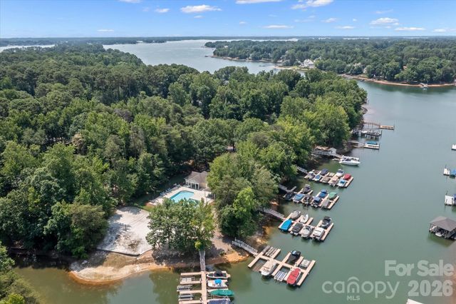 122 Lake Pine Road, Mooresville, NC 28117