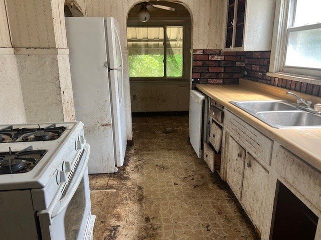 111 Marie Ave, Avalon, PA 15202