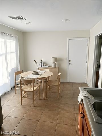 2143 Tierra Del Verde Street, Las Vegas, NV 89156