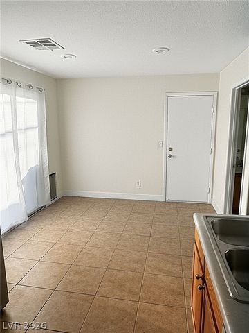 2143 Tierra Del Verde Street, Las Vegas, NV 89156