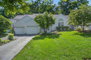 42 Prestwick Court, Poughkeepsie, NY 12603