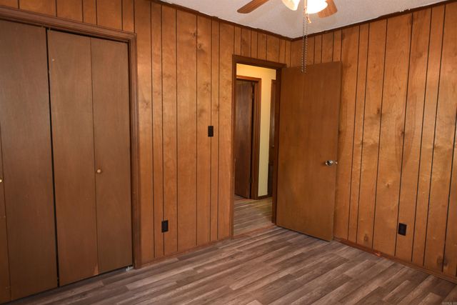 110 Meadow Ln, Fairfield Bay, AR 72088
