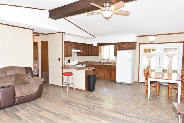 110 Meadow Ln, Fairfield Bay, AR 72088