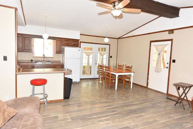 110 Meadow Ln, Fairfield Bay, AR 72088
