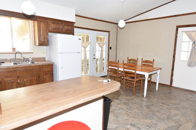 110 Meadow Ln, Fairfield Bay, AR 72088