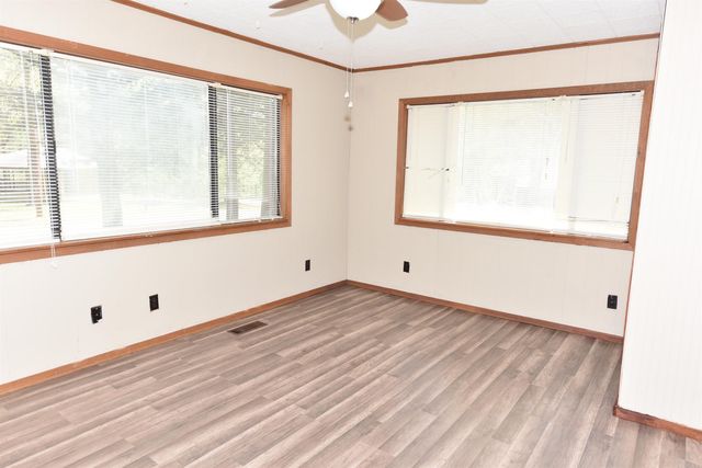 110 Meadow Ln, Fairfield Bay, AR 72088