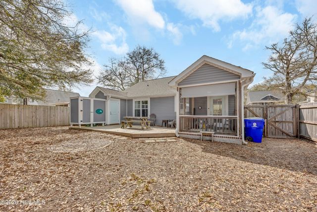 134 NW 17th Street, Oak Island, NC 28465