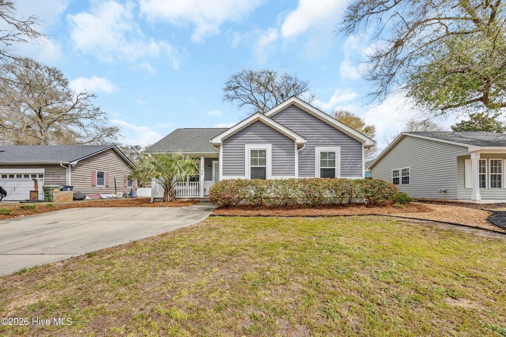 134 NW 17th Street, Oak Island, NC 28465