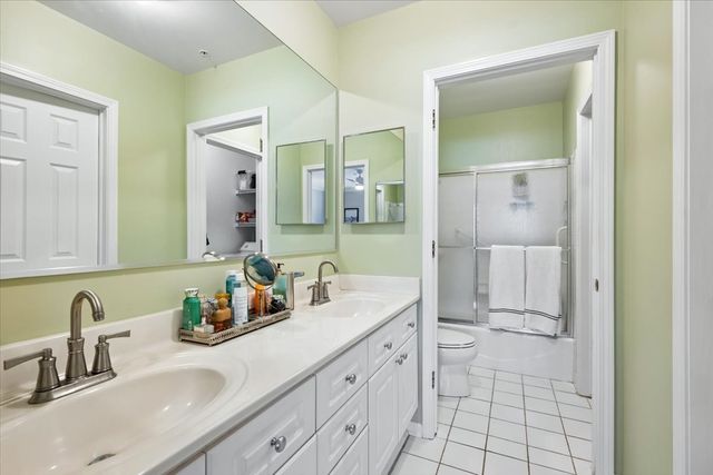 2601 Central Street 402, Evanston, IL 60201