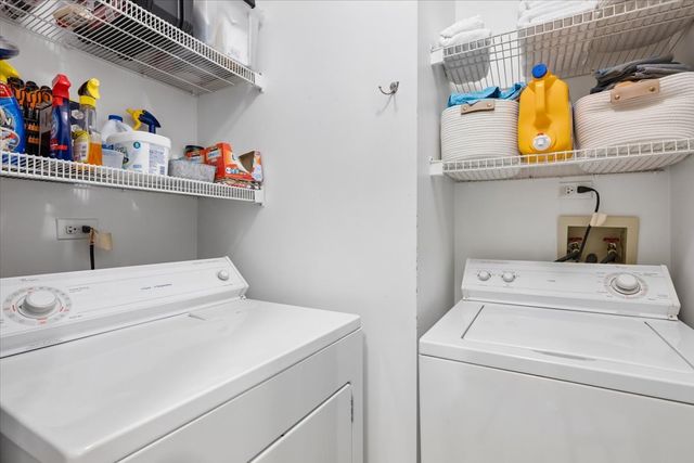 2601 Central Street 402, Evanston, IL 60201