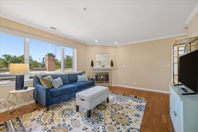 2601 Central Street 402, Evanston, IL 60201
