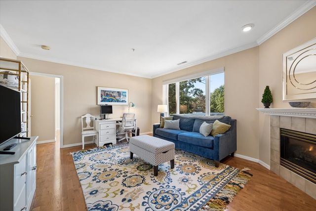 2601 Central Street 402, Evanston, IL 60201