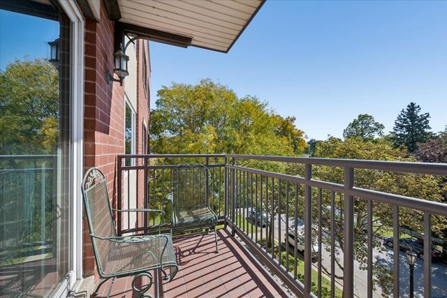 2601 Central Street 402, Evanston, IL 60201
