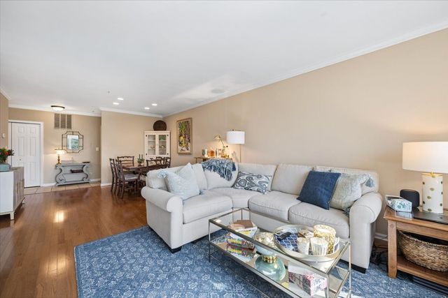 2601 Central Street 402, Evanston, IL 60201
