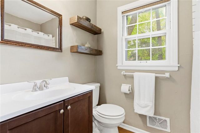 2006 W 71st Terrace, Prairie Village, KS 66208