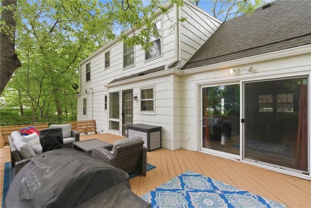 2006 W 71st Terrace, Prairie Village, KS 66208