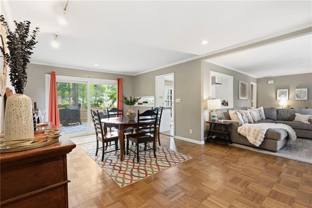 2006 W 71st Terrace, Prairie Village, KS 66208