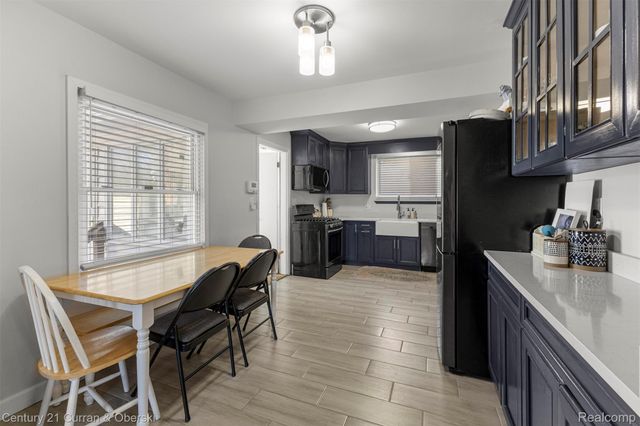 431 S SILVERY Lane, Dearborn, MI 48124