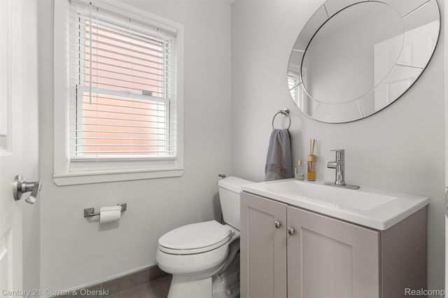 431 S SILVERY Lane, Dearborn, MI 48124