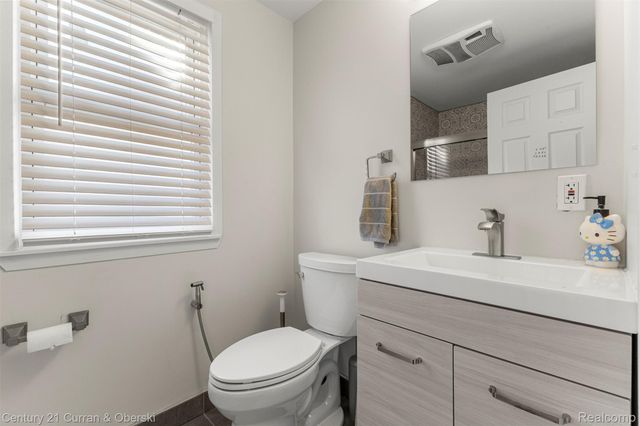 431 S SILVERY Lane, Dearborn, MI 48124