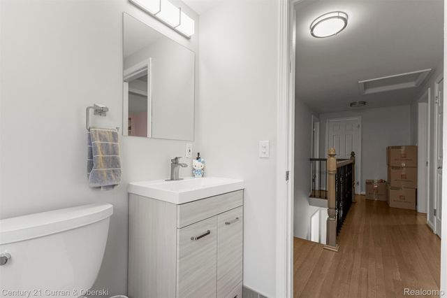 431 S SILVERY Lane, Dearborn, MI 48124