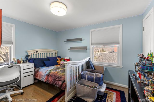 431 S SILVERY Lane, Dearborn, MI 48124