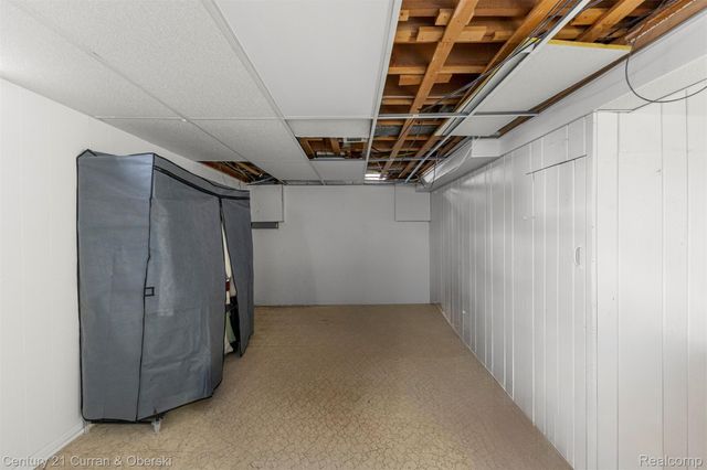 431 S SILVERY Lane, Dearborn, MI 48124