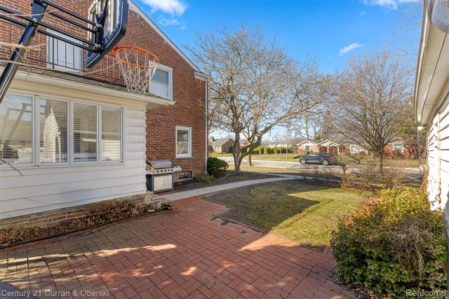 431 S SILVERY Lane, Dearborn, MI 48124