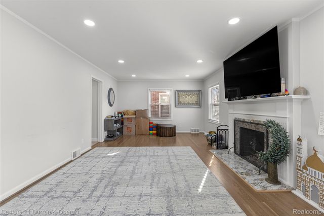 431 S SILVERY Lane, Dearborn, MI 48124