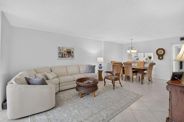 15075 WITNEY Road 212, Delray Beach, FL 33484