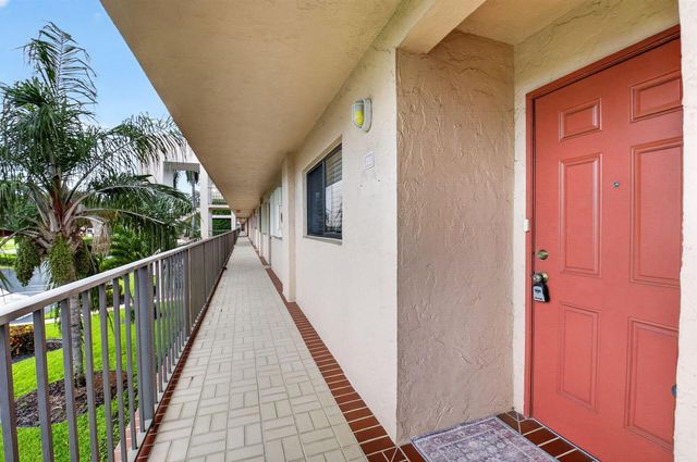 15075 WITNEY Road 212, Delray Beach, FL 33484