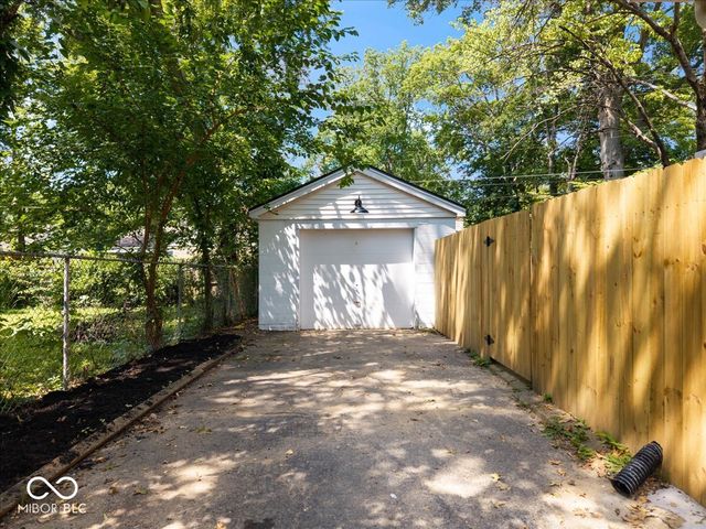 5632 Rosslyn, Indianapolis, IN 46220