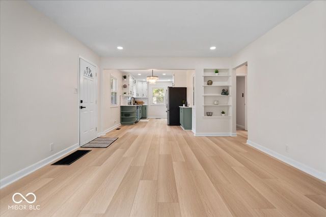 5632 Rosslyn, Indianapolis, IN 46220