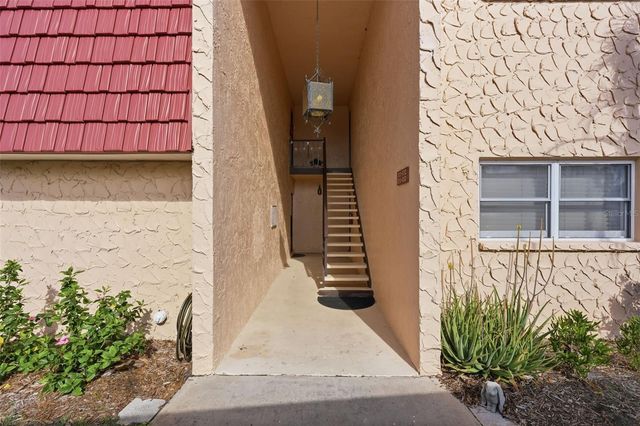 212 CEDARWOOD CIRCLE 212, Seminole, FL 33777